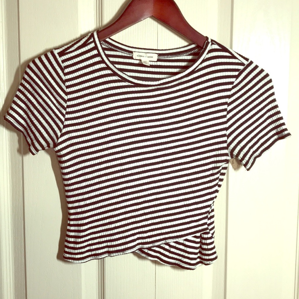 NWOT  striped crop- tee
